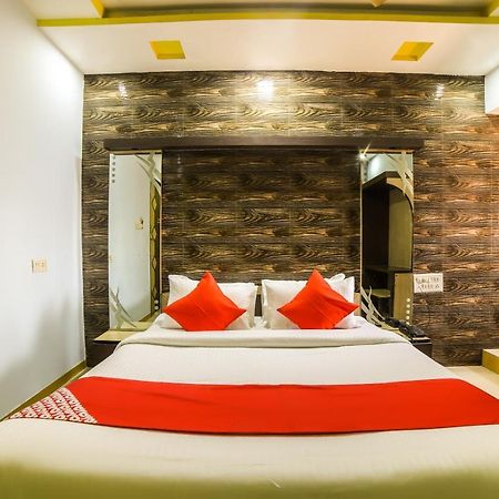 Oyo 69877 Hotel Sarthi Residency Ahmadábád Kültér fotó
