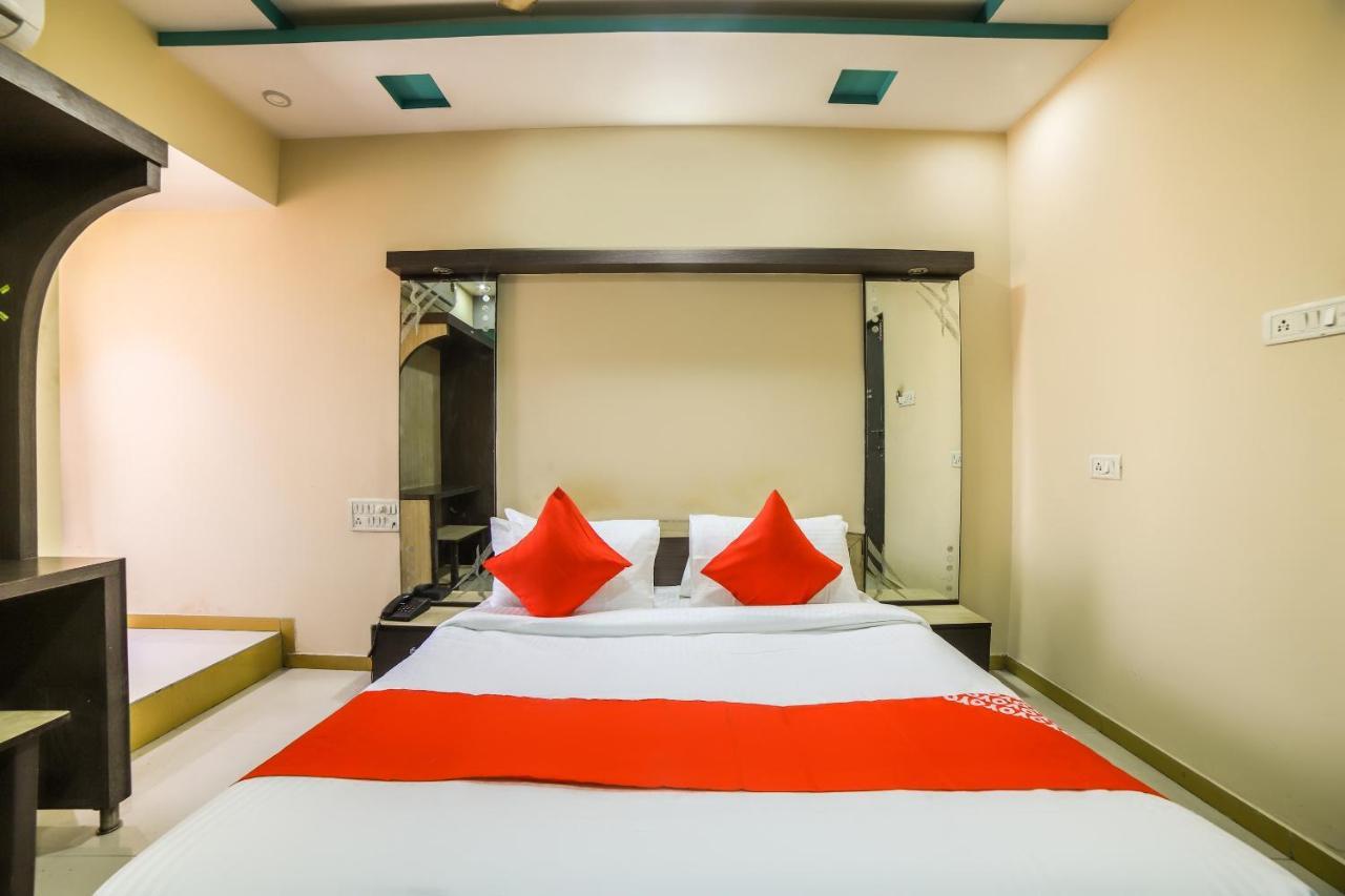Oyo 69877 Hotel Sarthi Residency Ahmadábád Kültér fotó